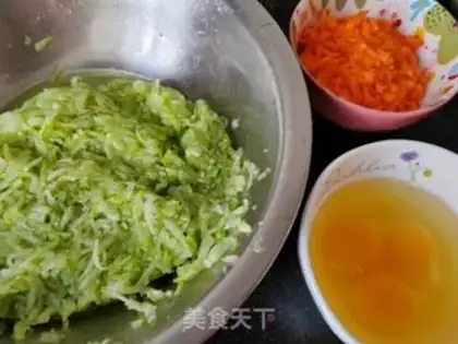 Make cucumber eggs and carrot dumplings step 0