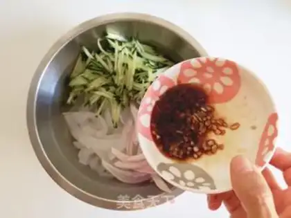 Make cucumber piping step 8