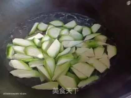 Make Skinny melon soup step 0