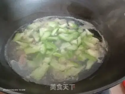Make Skinny melon soup step 1