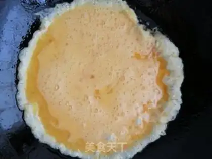 Make Tomato fried eggs step 2