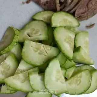Make cucumber-mix beef step 7