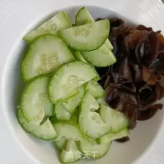 Make cucumber-mix beef step 8