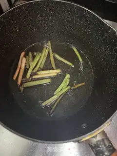 Make Onion oil step 2