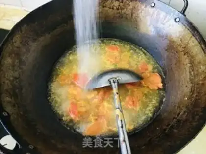 Make Tomato egg soup step 0