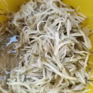 Make A radish meat bun step 2