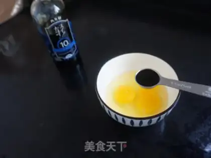 Make oatmeal eggcake step 1