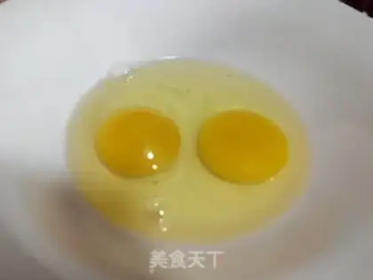 Make Potato cucumber fried eggs step 2
