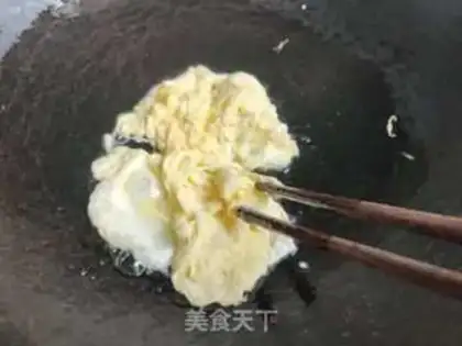 Make Potato cucumber fried eggs step 3