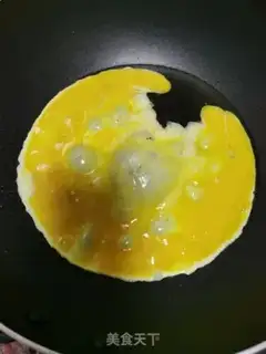 Make Eggs and tomatoes and noodles step 2