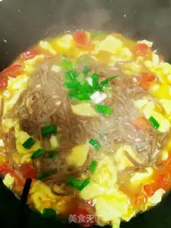 Make Eggs and tomatoes and noodles step 5