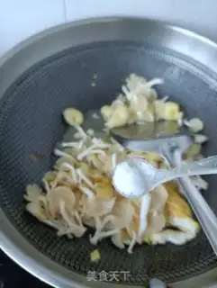 Make Sodium mushroom eggs step 6