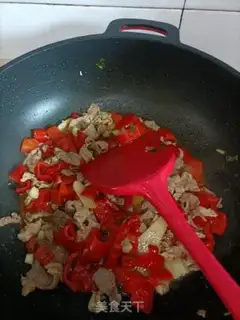 Make Paprika with black pork and plum step 7