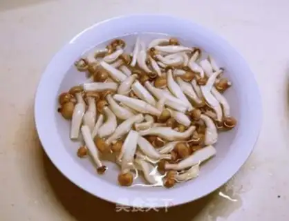Make Crab mushrooms and broccoli step 1