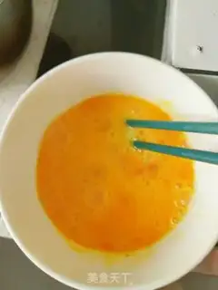 Make Egg soup step 1
