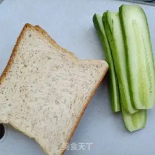 Make Beef cucumber sandwich step 3