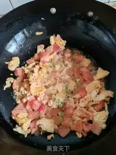 Make Tomato fried eggs step 7