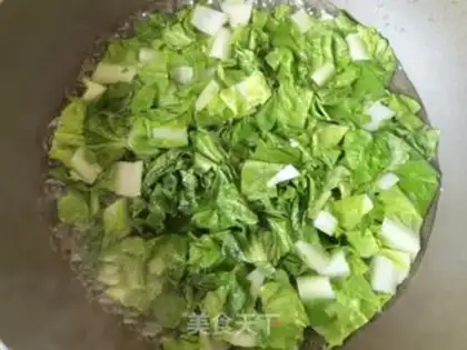 Make Fried egg onions with cabbage step 1