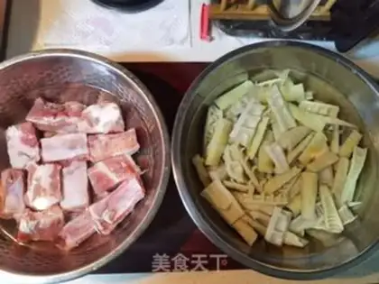 Make Bone salty soup step 0