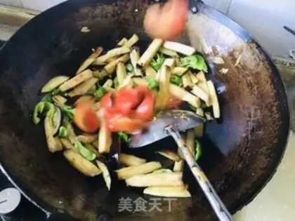 Make Chili tomatoes and cheese step 2