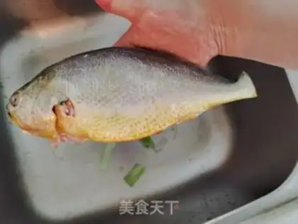 Make Yellow fish step 0
