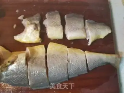 Make Yellow fish step 1