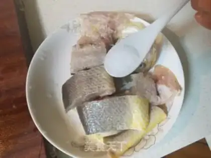 Make Yellow fish step 2