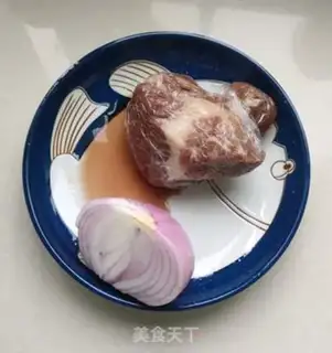 Make Onion beef step 0