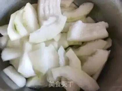 Make Shrimp peeled melons step 0