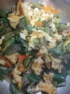 Make Eggs and peppers step 5