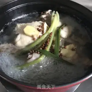 Make The cold hand tore the chicken step 4