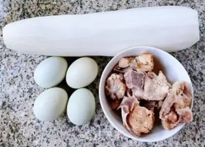 Make Quilty omelette soup step 0