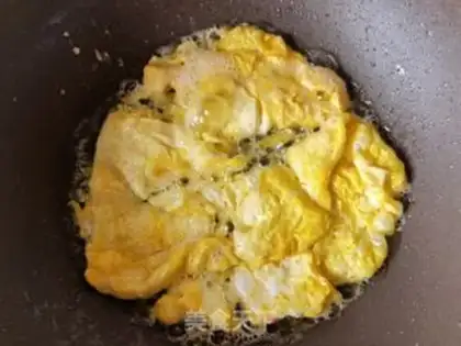 Make Spicy peppers and eggs step 5