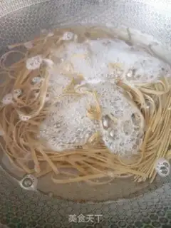 Make Tomato egg noodle step 2