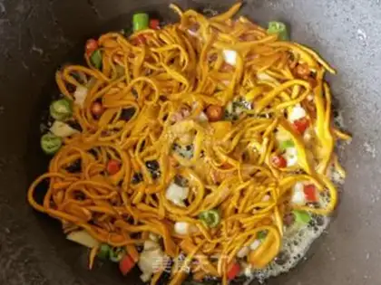 Make Spicy peppers and eggs step 8