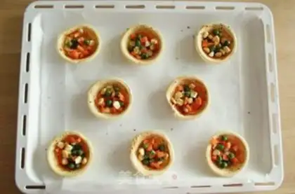 Make Little egg-tip pizza step 2