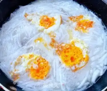 Make Quilty omelette soup step 9