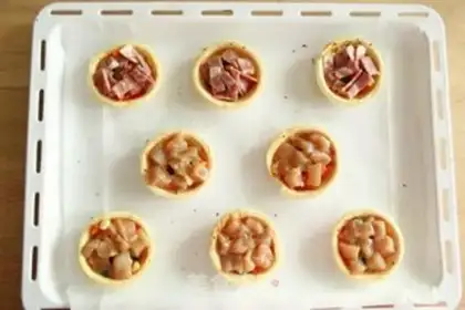Make Little egg-tip pizza step 3