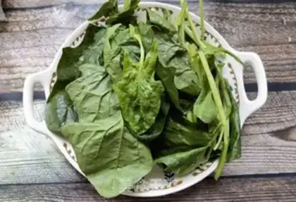 Make ♪ Golden fungus spinach with black tofu ♪ step 1