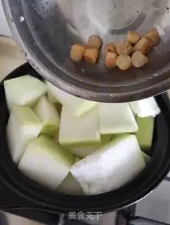 Make Golden ham and melon soup step 7