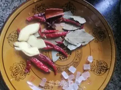 Make Red burning pig hoof step 1