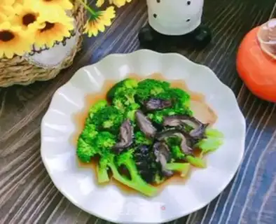 Make Sea cucumbers and blue flowers step 10