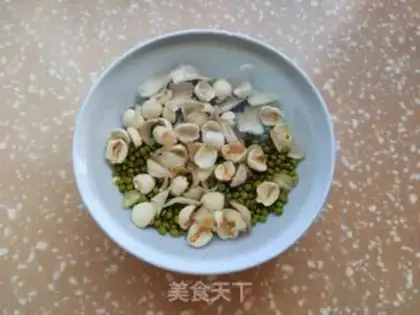 Make The green bean soup step 1