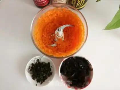 Make Carrot pork dumplings step 2