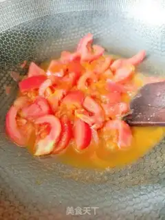 Make Tomato fried eggs step 5