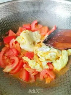 Make Tomato fried eggs step 6
