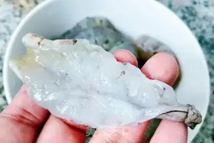 Make Fried shrimp steamed eggs step 1