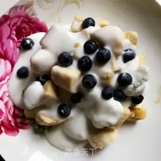 Make Blueberry banana yogurt step 3