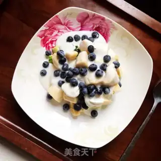 Make Blueberry banana yogurt step 4