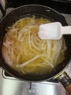 Make Pyramid fried soup step 11